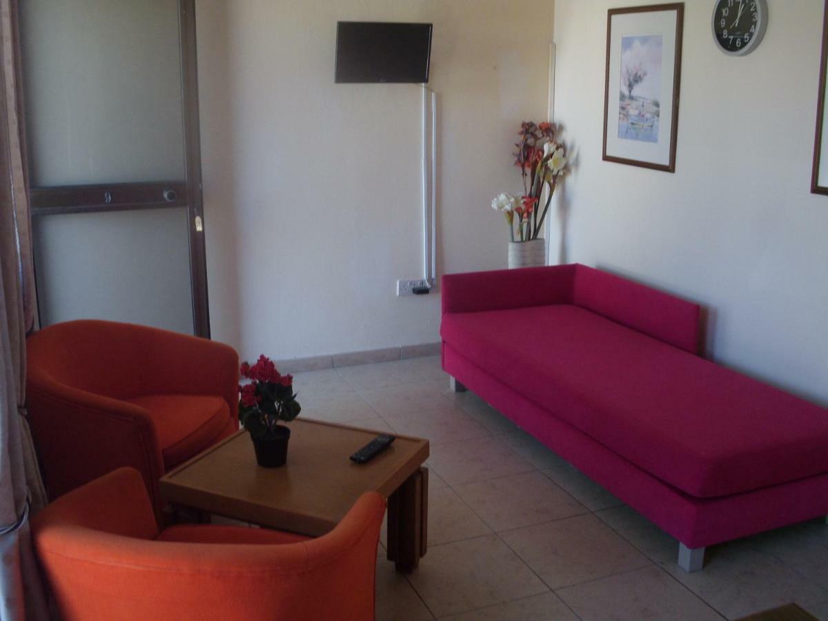 Anastasia Holiday Apartments Пафос Екстериор снимка