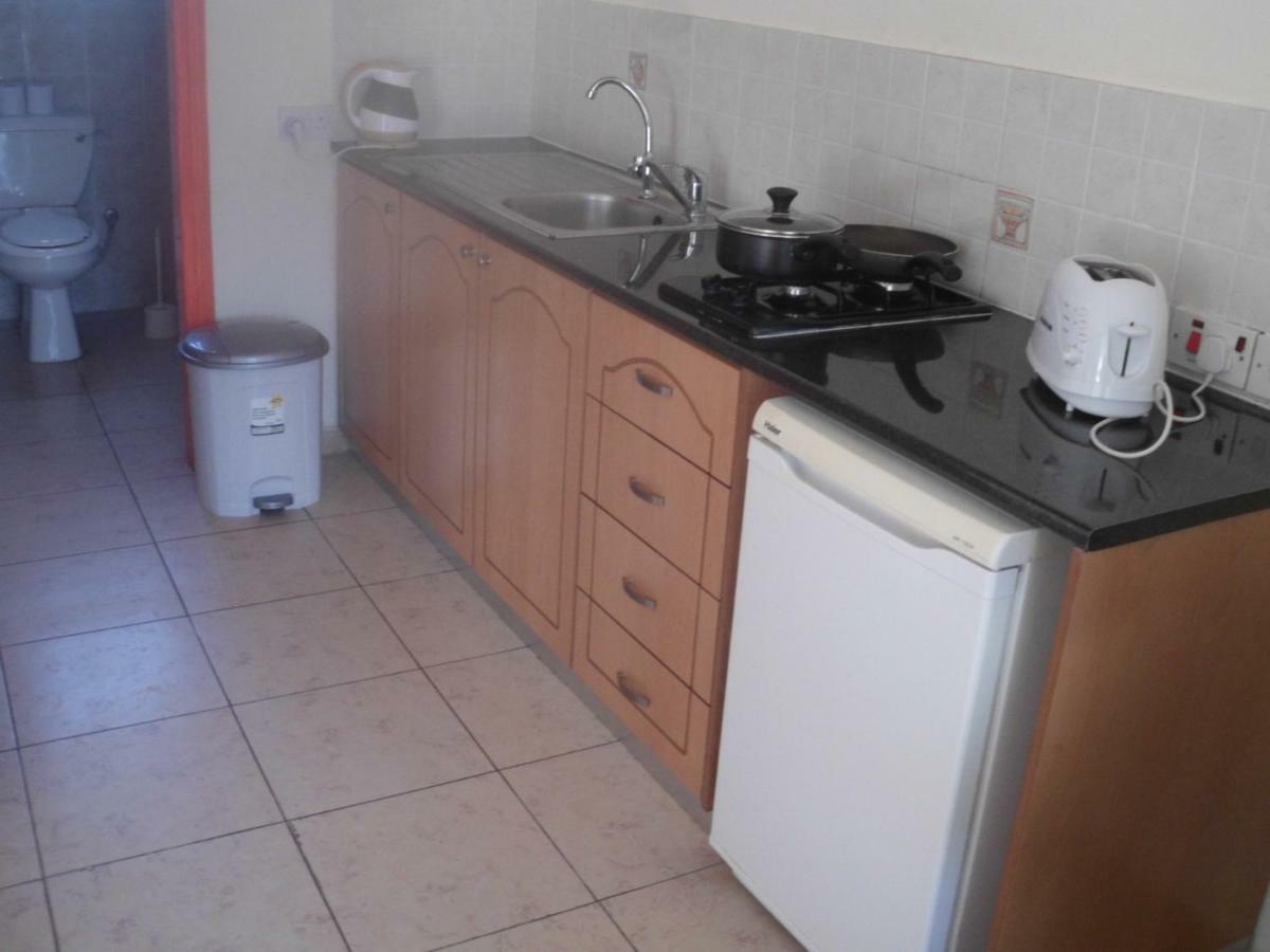 Anastasia Holiday Apartments Пафос Екстериор снимка