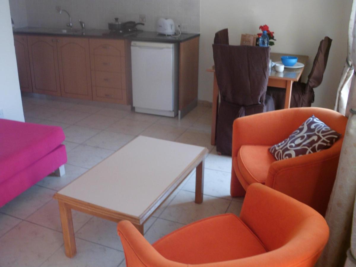 Anastasia Holiday Apartments Пафос Екстериор снимка